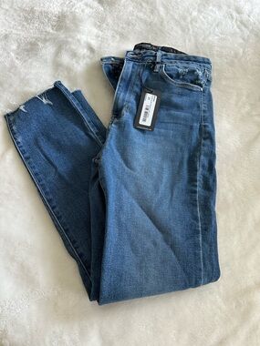 NWT Just Black Women's Hi Rise Slim Straight Jeans Size 31